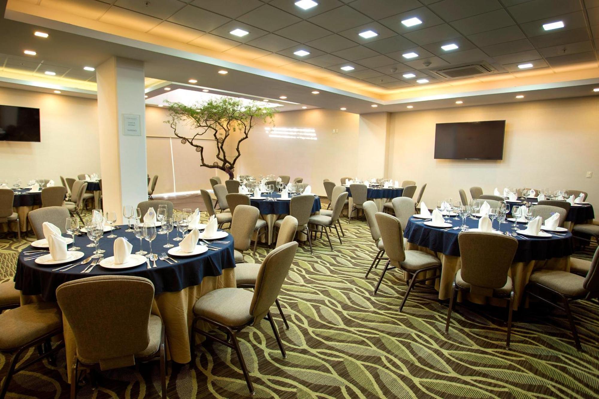 Four Points By Sheraton Queretaro Norte Buitenkant foto