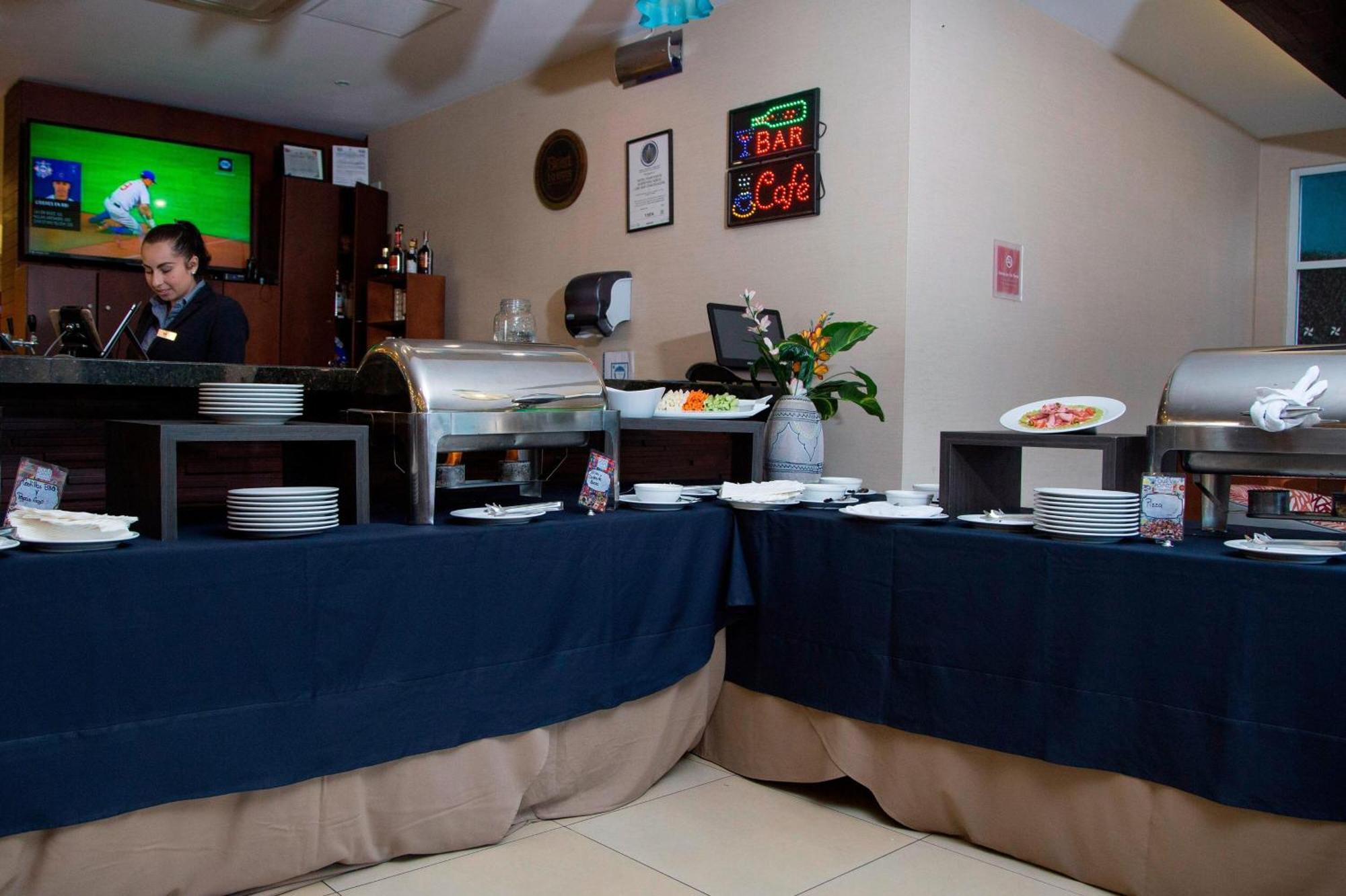 Four Points By Sheraton Queretaro Norte Buitenkant foto