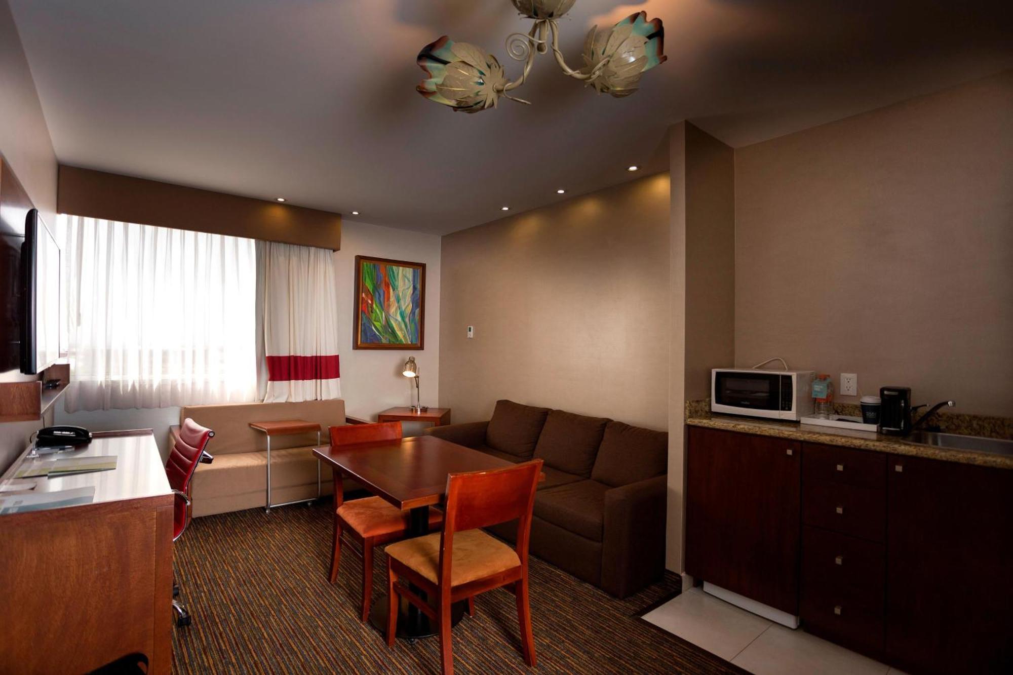 Four Points By Sheraton Queretaro Norte Buitenkant foto